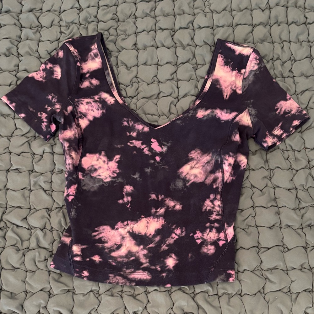 LIKE NEW Lululemon athletica Align Tee in Circulate Tie-Dye Mineral Blue Multi